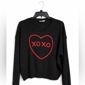 Eesome XOXO Cropped Sweater Black Red Heart Graphic Juniors Large Lightweight